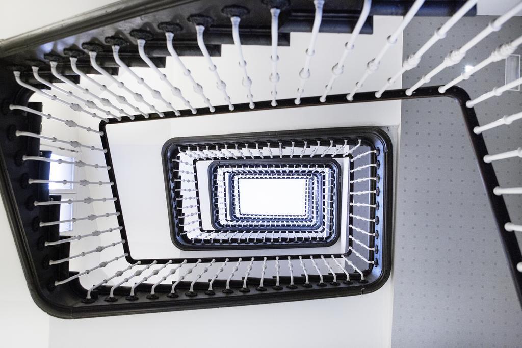 Hotel Hospes Puerta de Alcalá Madrid Esterno foto Staircase